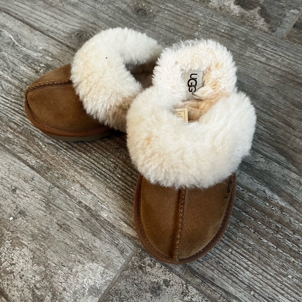 Kids UGG slippers